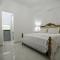 The White Suites - Adamas