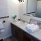 ~Comos Finest ~A Home Away From Home ~Sleeps 10 ~
