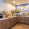 Days Inn & Suites by Wyndham East Flagstaff - Флегстафф