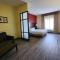 Days Inn & Suites by Wyndham Houston / West Energy Corridor