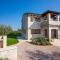 Villa Lory