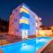 Apartments Podstrana with shared Pool