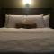 The Stables Inn & Suites - Salem