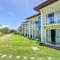 Casas no Residencial Mont Sião com 2 ou 3 suítes (todas com ar condicionado) condomíno a poucos metros da praia de Taperapuã (Axé Moi), com 2 piscinas adulto, 2 infantil, sauna e 2 portarias, casas com internet privativa 300MBPS