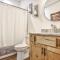 Rustic cabin charm w/ hot tub, arcade basketball - وودلاند بارك