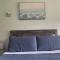 Walk to the beach, Studio, with Pool and FREE Parking - Hallandale Beach