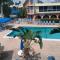 Walk to the beach, Studio, with Pool and FREE Parking - Hallandale Beach