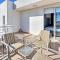 Modern Lux Home/Sleeps 12/ 5 min to Beach/High speed fiber optic internet!