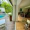 Superbe maison darchitecte entièrement climatisée avec piscine et spa professionnel