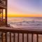 Beachfront, Newly Renovated at Aqua Vista