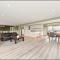 6 Bedrooms 11 Beds with Spacious City Park Views and Beach