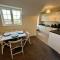 CENTRAL, newly refurb 2 bed flat with FREE PARKING