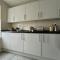 CENTRAL, newly refurb 2 bed flat with FREE PARKING
