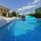 Villa MATER - luxuriously equipped villa with a 15m long swimming pool - Žrnovnica