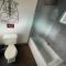 Creekside Suite Sleeps 2 Creek frontage Bbq