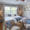 Renovated Downtown Apartment - B