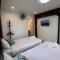 Luxe Nan Twin Bed Room
