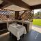 Luxe Nan Twin Bed Room