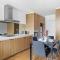 Modern 2BR Apt Next to Southern Cross FREE Parking