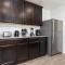 Spacious Family Oasis ~ PoolTable ~ Backyard ~ Pkg