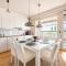Stylish & Sunny Gem - 5*Location - Balcony - Views - Espoo