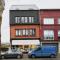 3 bedroom apartment with balcony