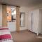 The Bakehouse - central townhouse sleeps 8 people
