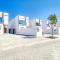 Best Deal, Classy 4BR Villa with Pool & Ocean Views by Deluxe Holiday Homes - 富查伊拉