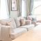 Tastefully decorated lodge on popular holiday park, easy access to Lakes and Dales and free parking
