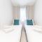 Tastefully decorated lodge on popular holiday park, easy access to Lakes and Dales and free parking