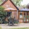 Detached homely bungalow with open fireplace - Priors Marston
