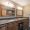 Blue Ridge Bliss Gorgeous home with hot tub & stunning views