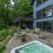 Blue Ridge Bliss Gorgeous home with hot tub & stunning views - Weaverville