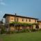 Olimagio Farm Stay with animals and 25m pool, beach at cycling distance