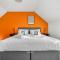 Stylish 4-Bedroom Townhouse with two large parking spaces and superfast Wi-Fi
