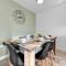Stylish 4-Bedroom Townhouse with two large parking spaces and superfast Wi-Fi - Gloucester