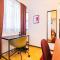 NEW Amsterdam St Condo Parque Mexico 5-min Walk