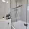 Newly Refurbished 3BR House Basildon, Garden, Netflix & Trisport Table - Nevendon