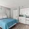 Oceanside Inn 604 - Water Views, Beach Access Pool & Pool Bar - Daytona Beach