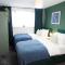 Modern 6-Bed Home Near Leeds City Centre