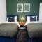 Modern 6-Bed Home Near Leeds City Centre