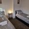 Dulverton house - 3 bed house /sleeps 6+ driveway+close to M1