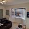 Dulverton house - 3 bed house /sleeps 6+ driveway+close to M1