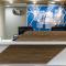 Holiday Inn Express Hotel & Suites Center Township by IHG
