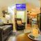 LODGE G SASQUATCH LODGES Sleeps 13