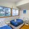 Expansive Bay Views, Light & Airy House, Wood Fire