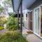 Expansive Bay Views, Light & Airy House, Wood Fire