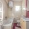 1 Bedroom Lovely Apartment In Vlasici