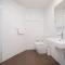 The Sandpiper - A Newy Beachfront Beauty