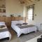 Olimagio Farm Stay with animals and 25m pool, beach at cycling distance